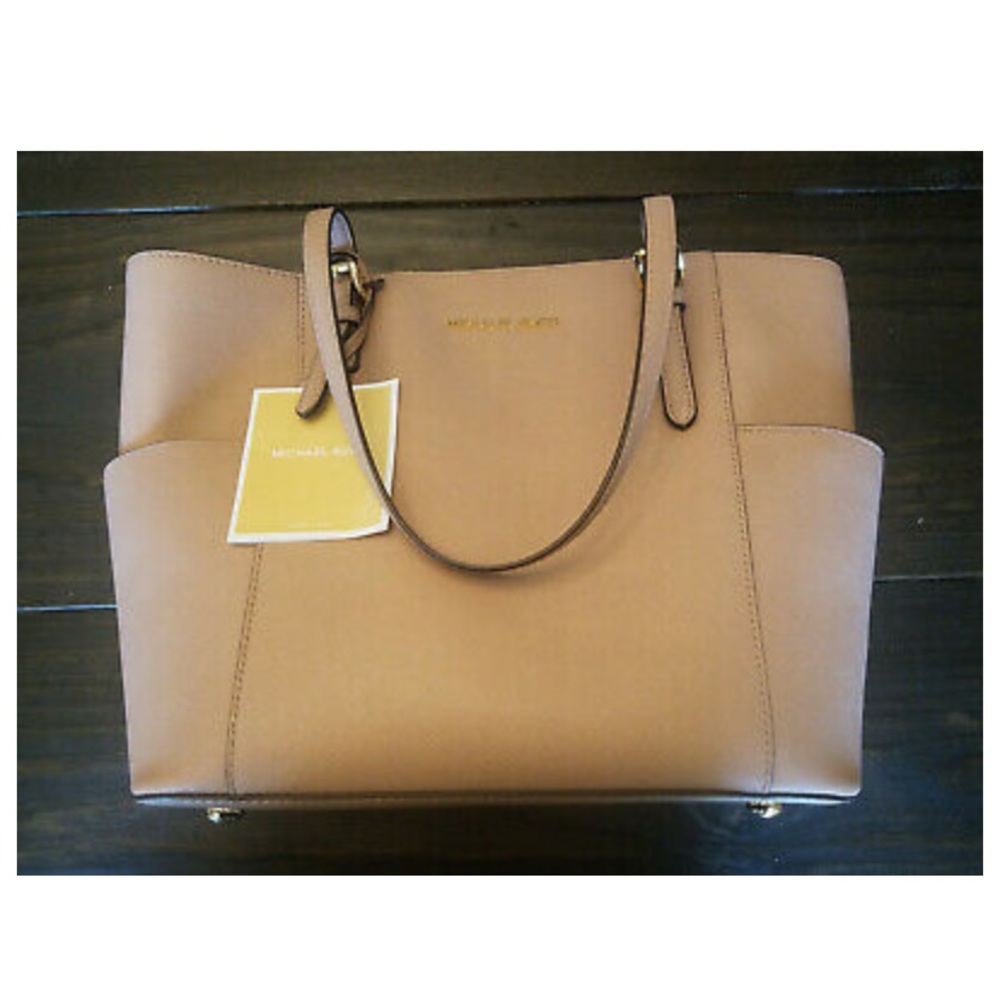 NEW WITH TAGS Michael Kors Jet Set bag